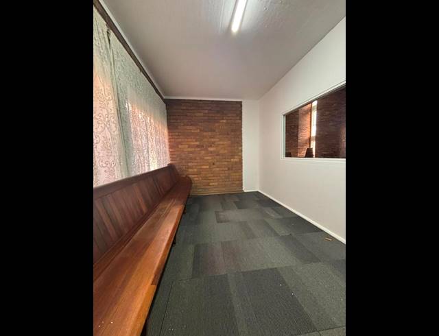 BUSINESS PROPERTY TO RENT IN DALVIEW